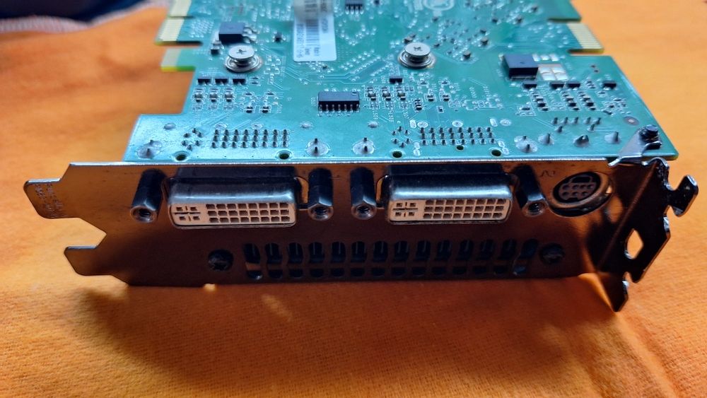 Plagra gráfica Asus 8800 GTS 512