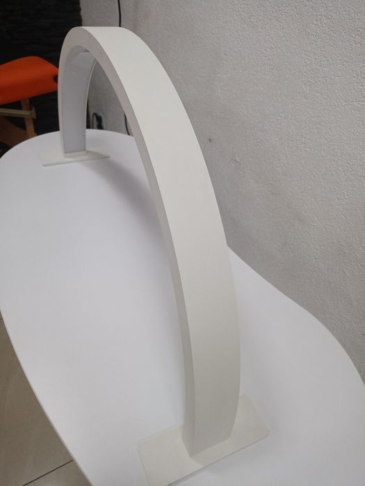 Biała lampa bezcieniowa GLOW do paznokci nablatowa żel manicure pedi