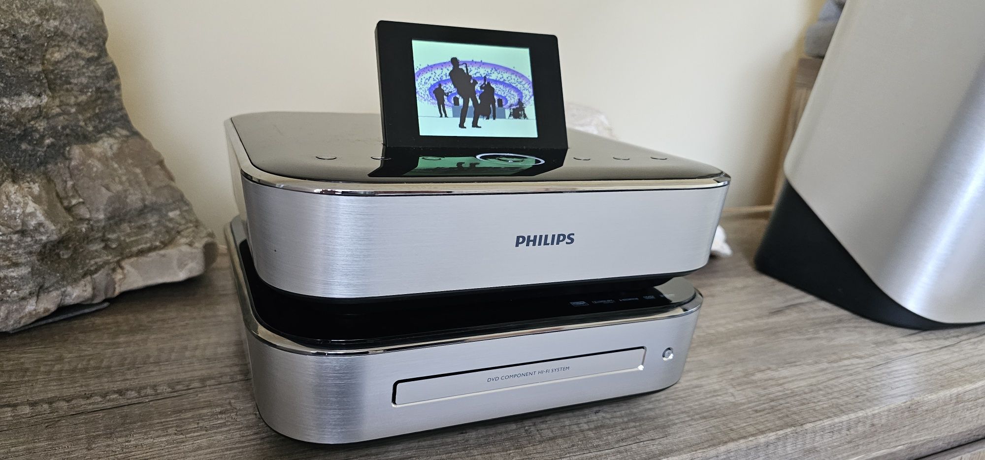 Wieża Philips hi-fi z odtwarzaniem DVD MCD900/12  stanBDB  100% sprawn
