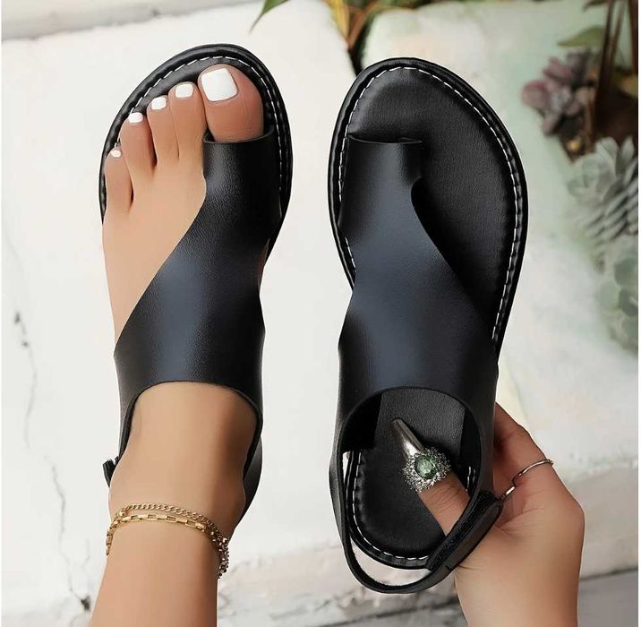Сандалі жіночі босоніжки чорні через палець 37