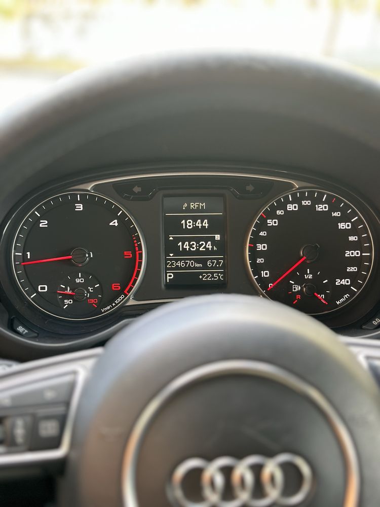 Audi A1 1.6tdi S-line caixa auto