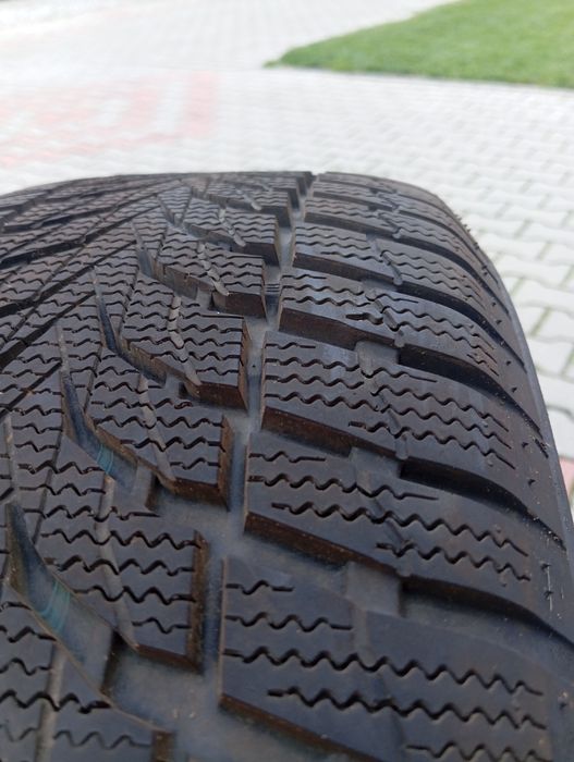 Opony NEXEN 225 60 R17 zimowe, używane, etan bardzo dobry (11.24)