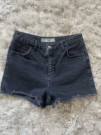 Czarne krótkie spodenki jeansowe Topshop MOM