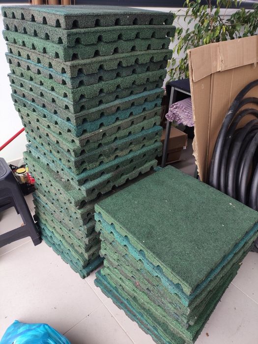 Pavimento de borracha cautchu verde 43mm