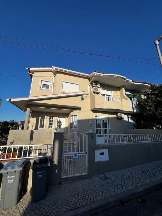 Isolamento térmico (Capoto),pinturas em geral com qualidade.