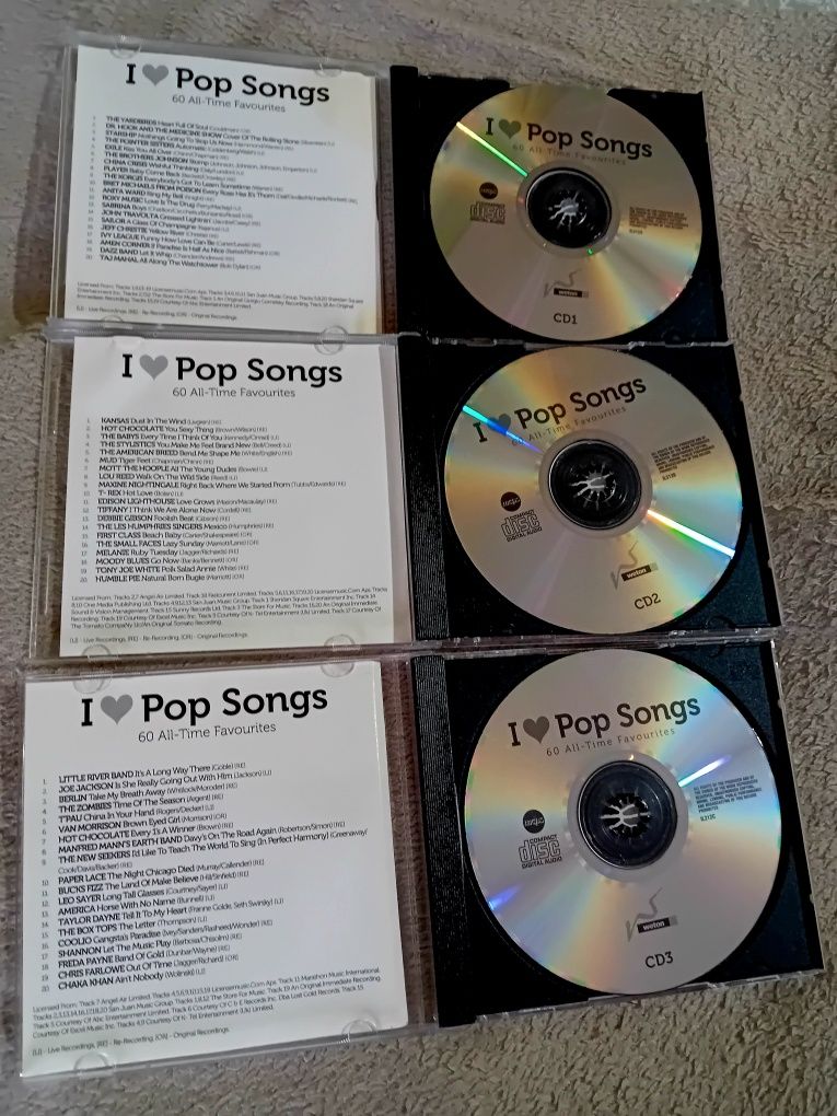 Trzy płyty CD I Love Pop Songs 2009