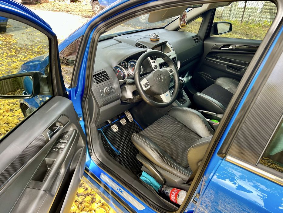 Opel Zafira OPC 2.0 бензин