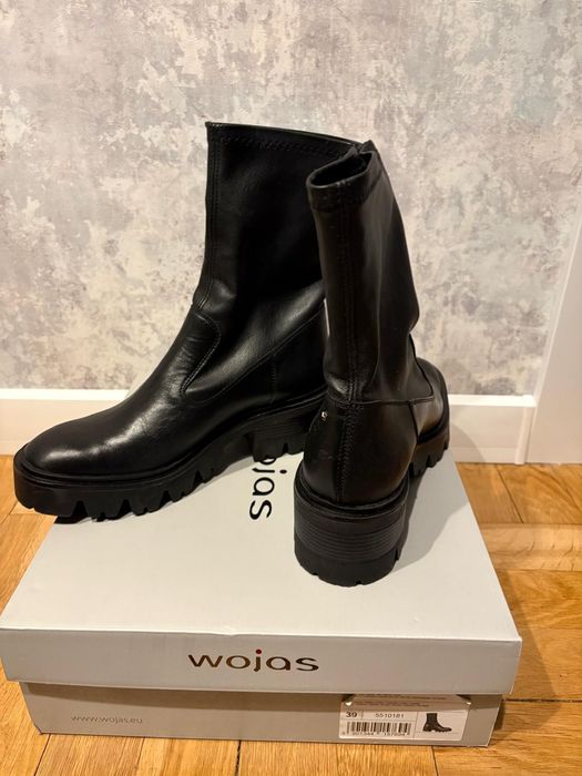 Piękne czarne botki firmy Wojas
