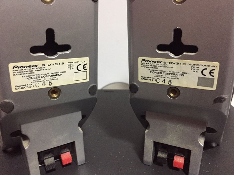 Colunas Pioneer surround