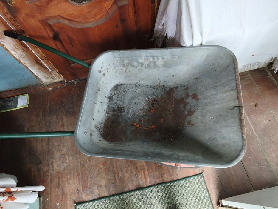 Тачка садова двоколісна