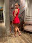 vestido curto vermelho