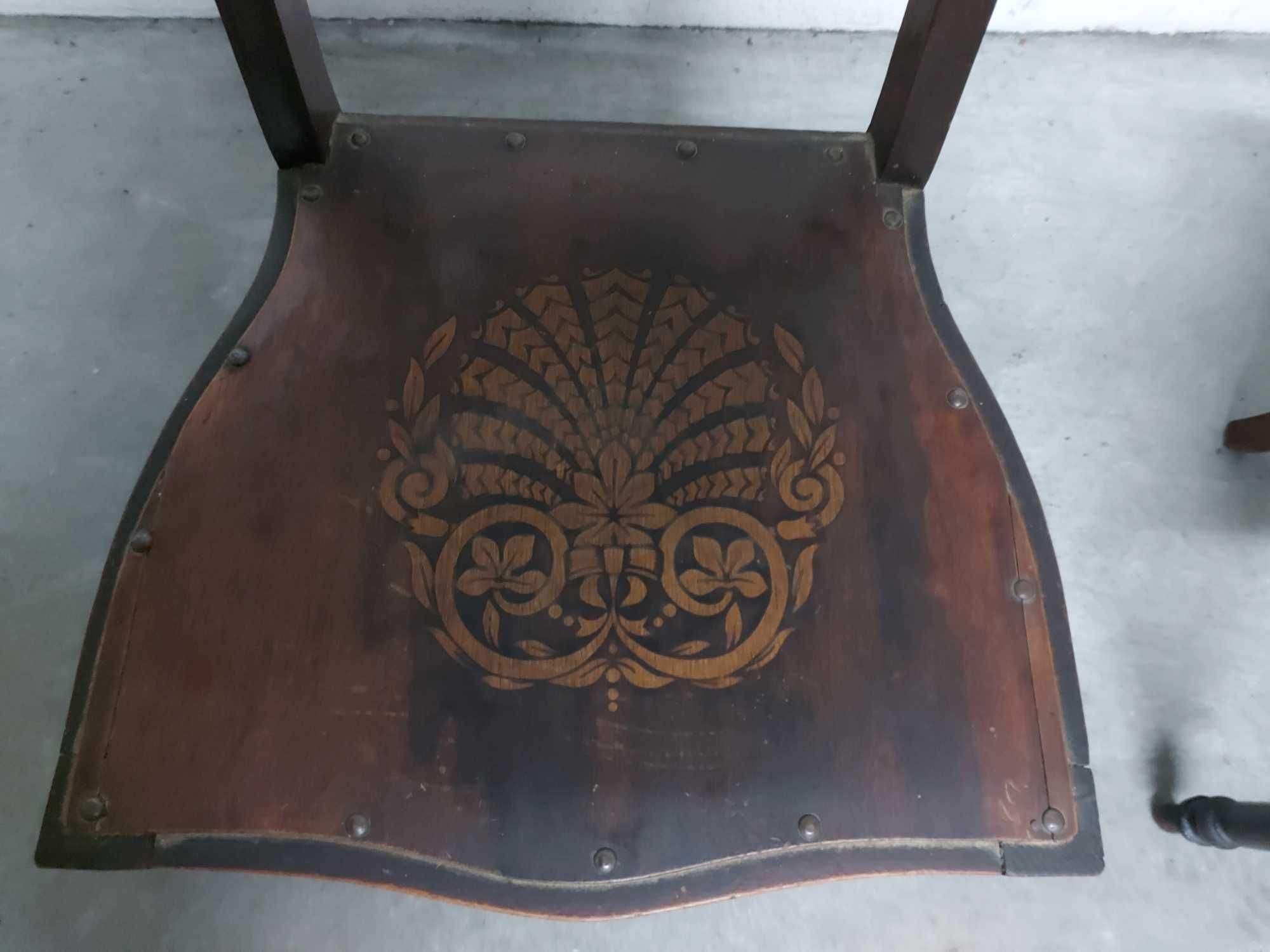 Três Cadeiras antigas para restauro