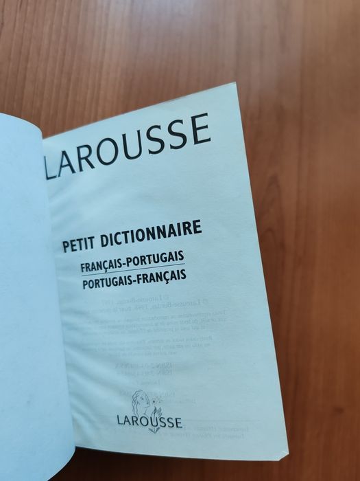 Dicionário francês - português Larousse