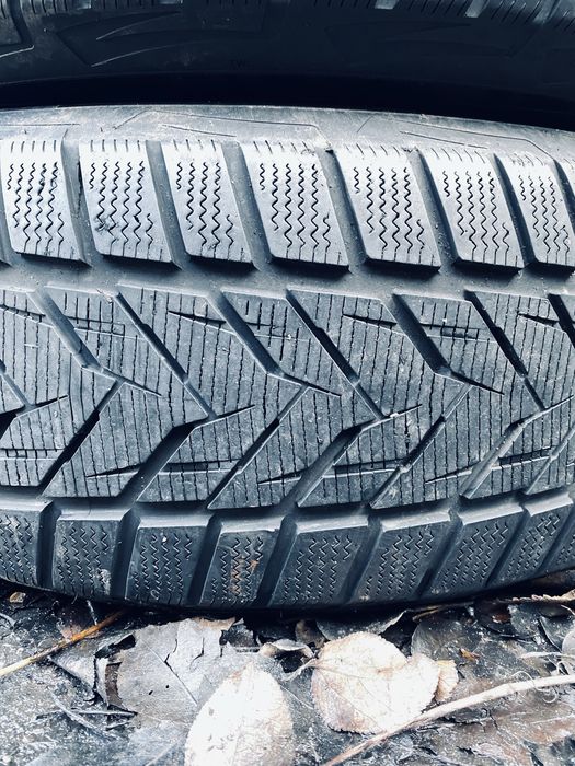 235 55 19 Vredestein Xtreme 85% шини зима