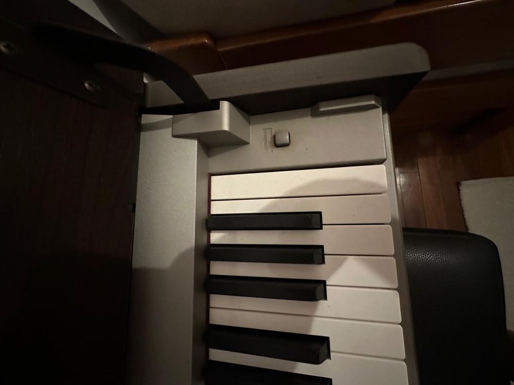 Piano Yamaha Arius