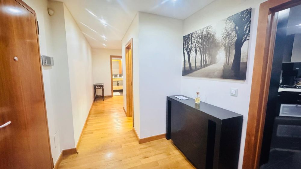 T2 Infantado, novo, sala mobilada, 2 wc