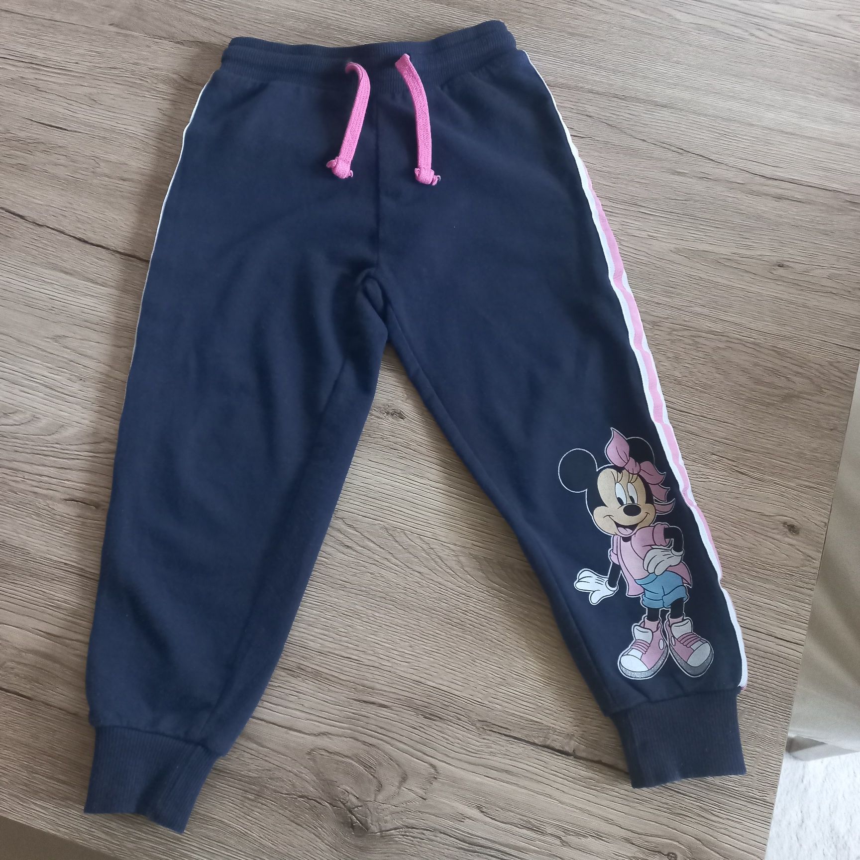 Spodnie dresowe dla dziewczynki roz.104 Disney Myszka Minnie
