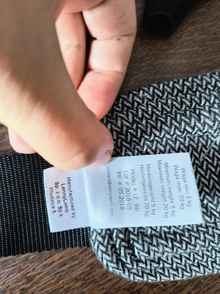 Nosidełko ergonomiczne Lenylamb