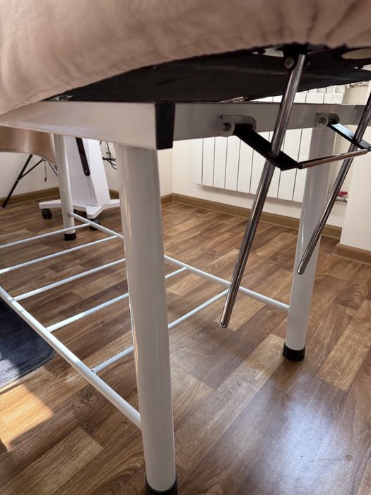 Базова косметологічна кушетка Київ