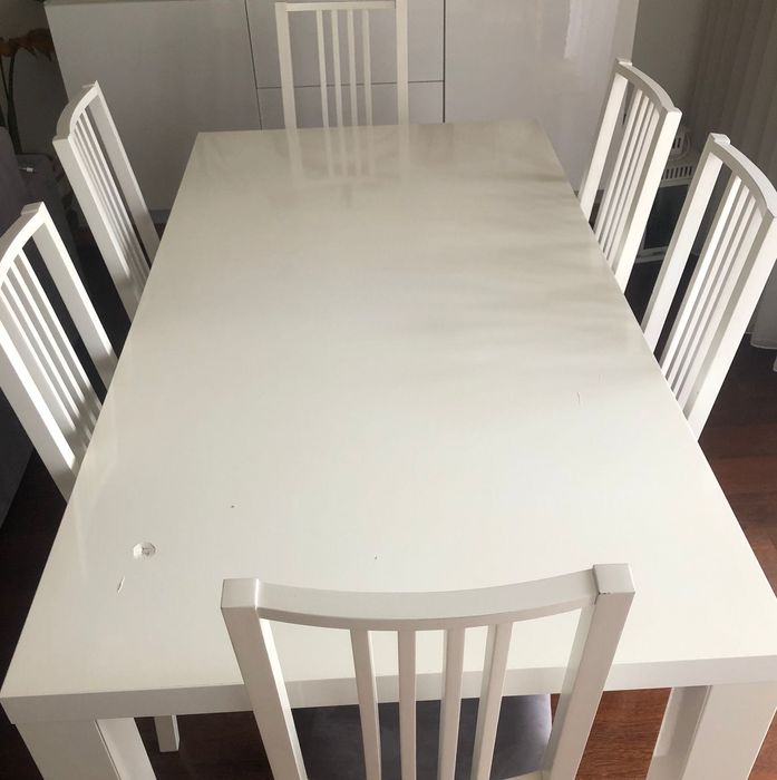 Mesa em lacado branco