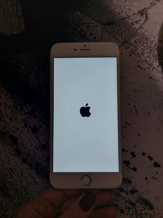 iPhone 6 s не вмикається на запчастини