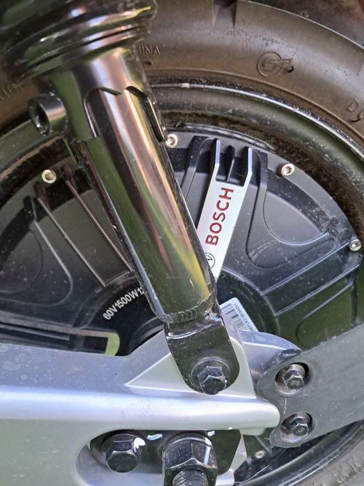 Skuter elektryczny niu