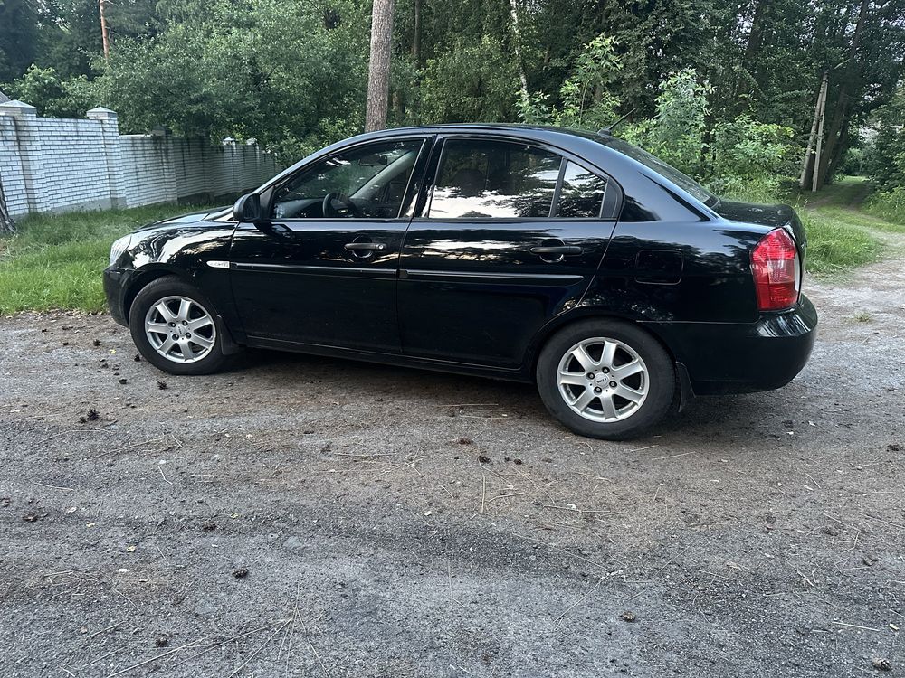 Продам hyundai accent 1.4 газ -бензін