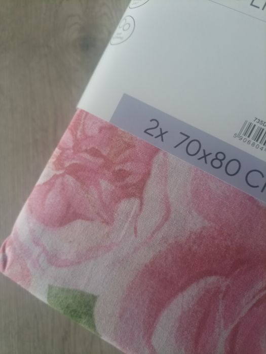 Posciel w róże z bawełny SINSAY 220/200cm komplet pościeli w kwiaty