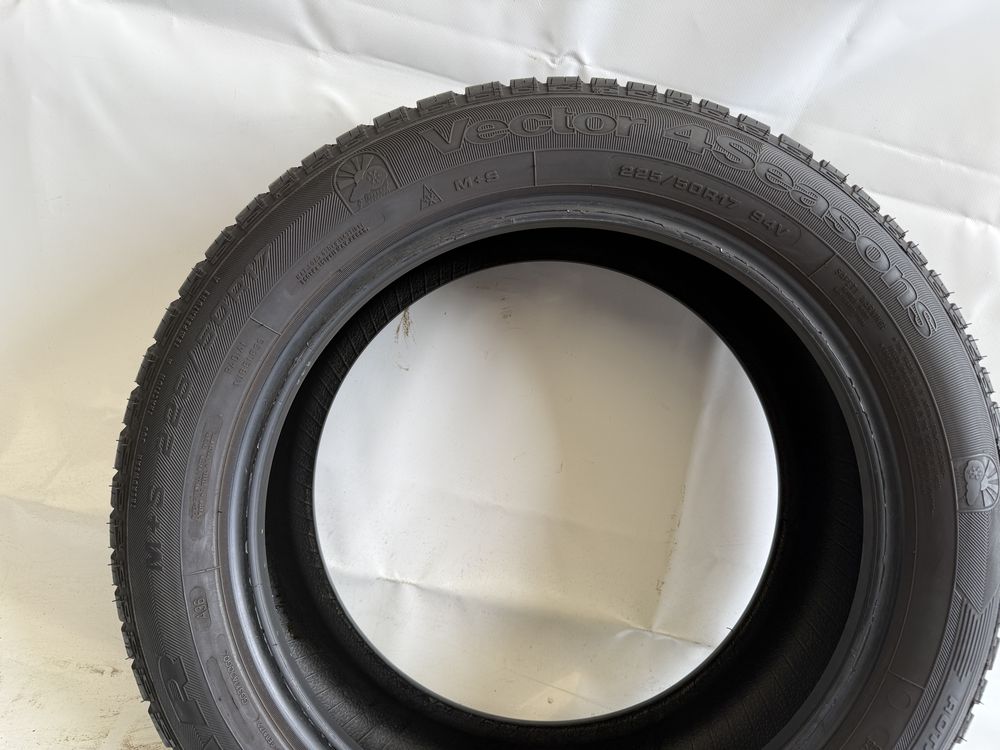 225/50/17 Goodyear Vector 4Seasons 94V (471)