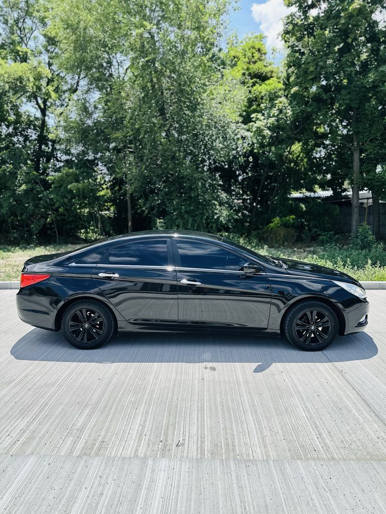 Продам Hyundai Sonata.