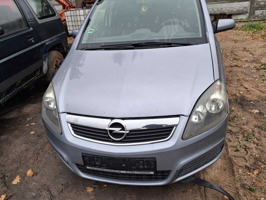 Opel zefira przód  maska błotniki  zderzak  z163