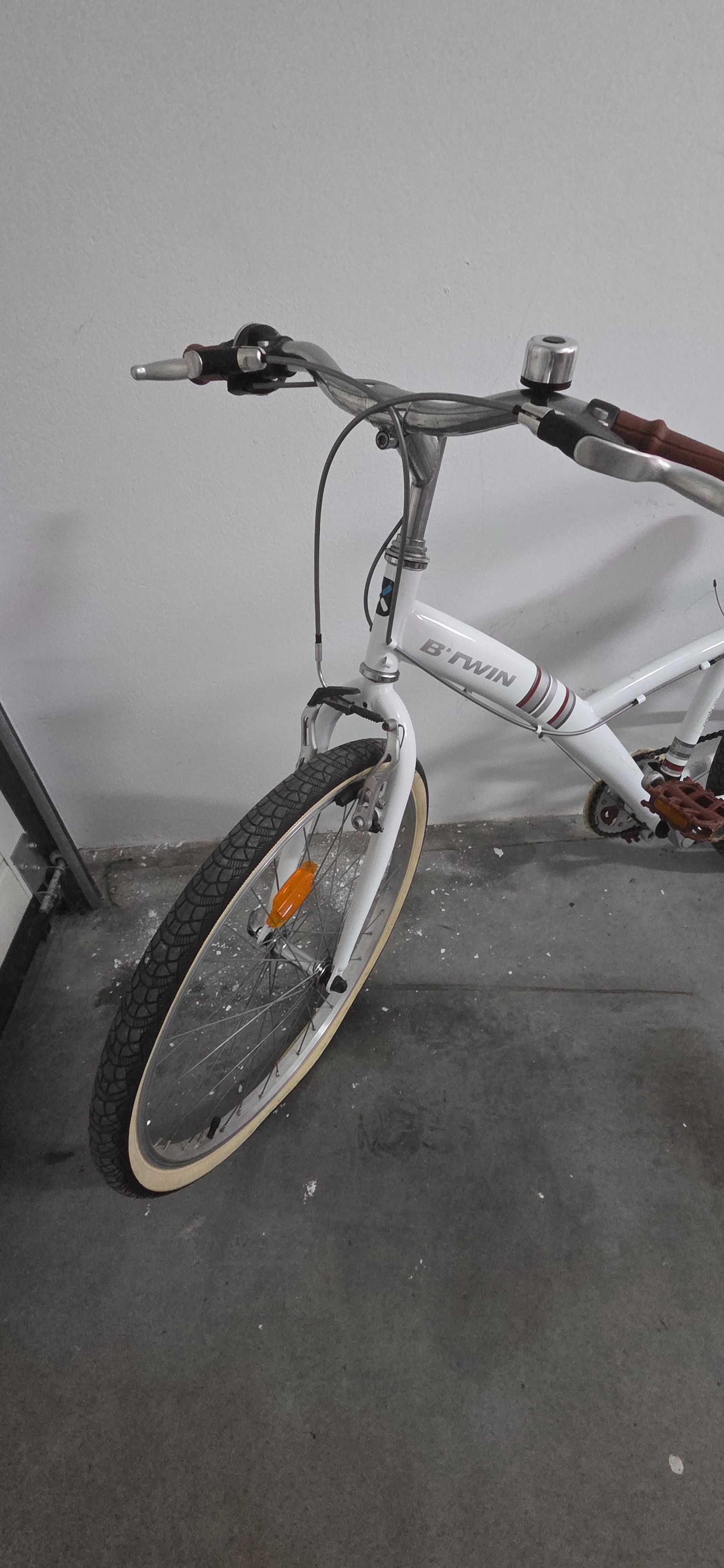 Bicicleta Decathlon B’TWIN Poply 300 criança