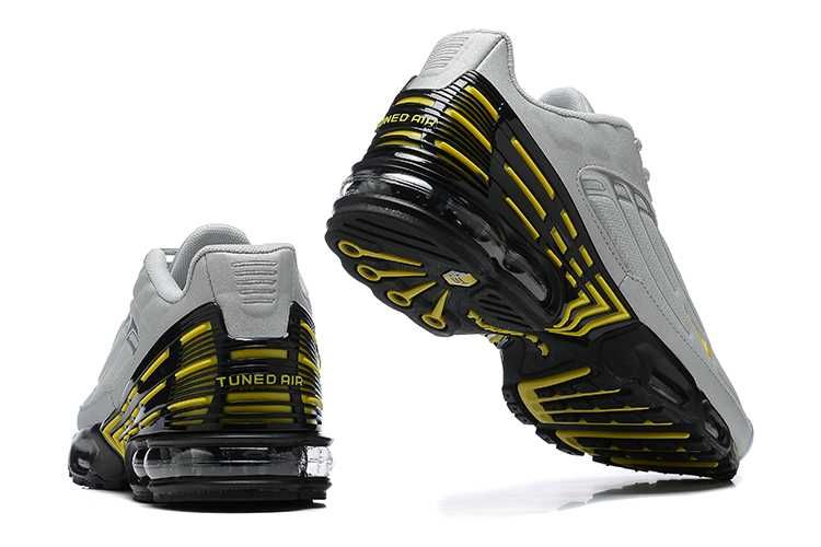 Nike Air Max Plus 3
Metallic Silver Opti Yellow