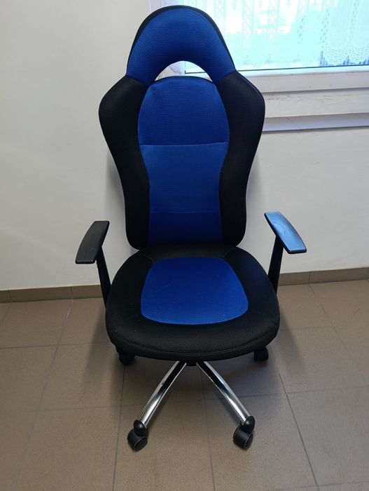 Fotel biurowy obrotowy