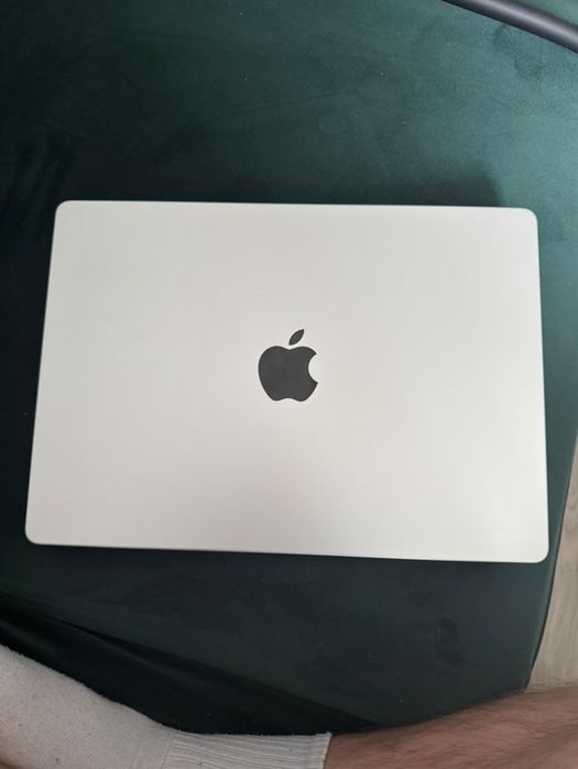 MacBook Pro 14 M4 2024