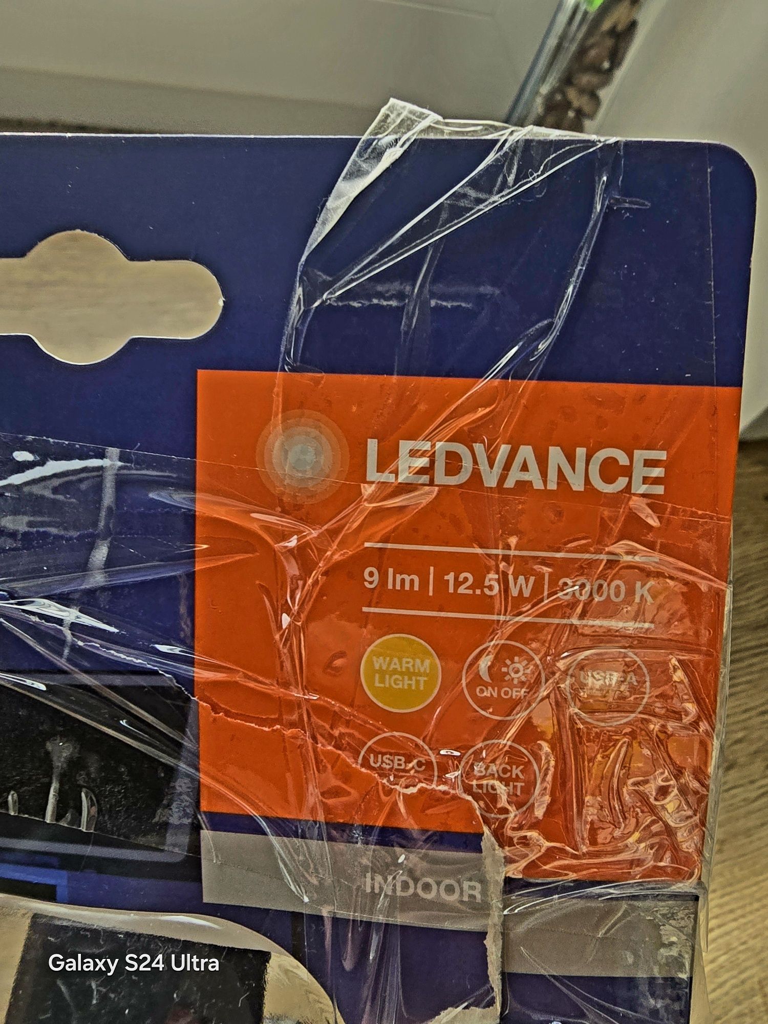 Lampka nocna z czujnikiem Led Nowa.