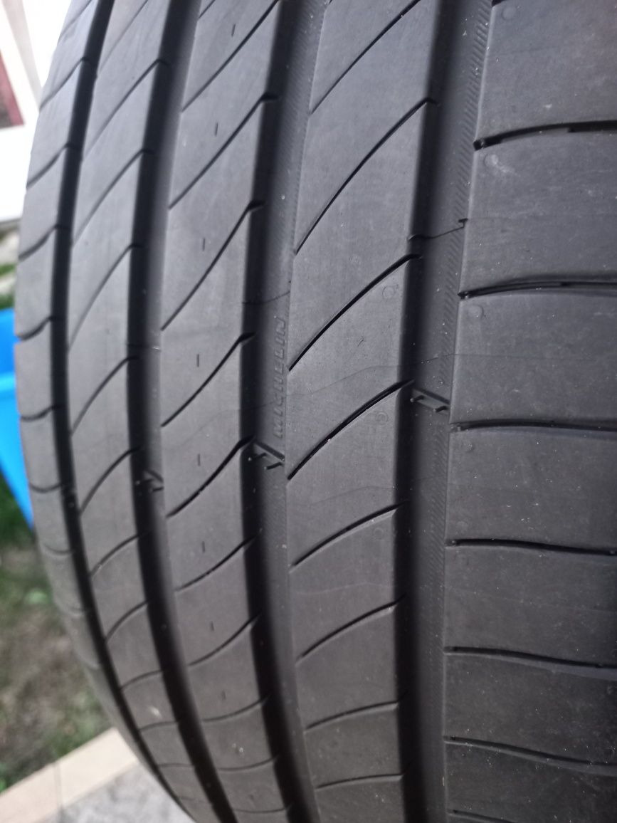 Шини r18 235 45 Michelin як нові