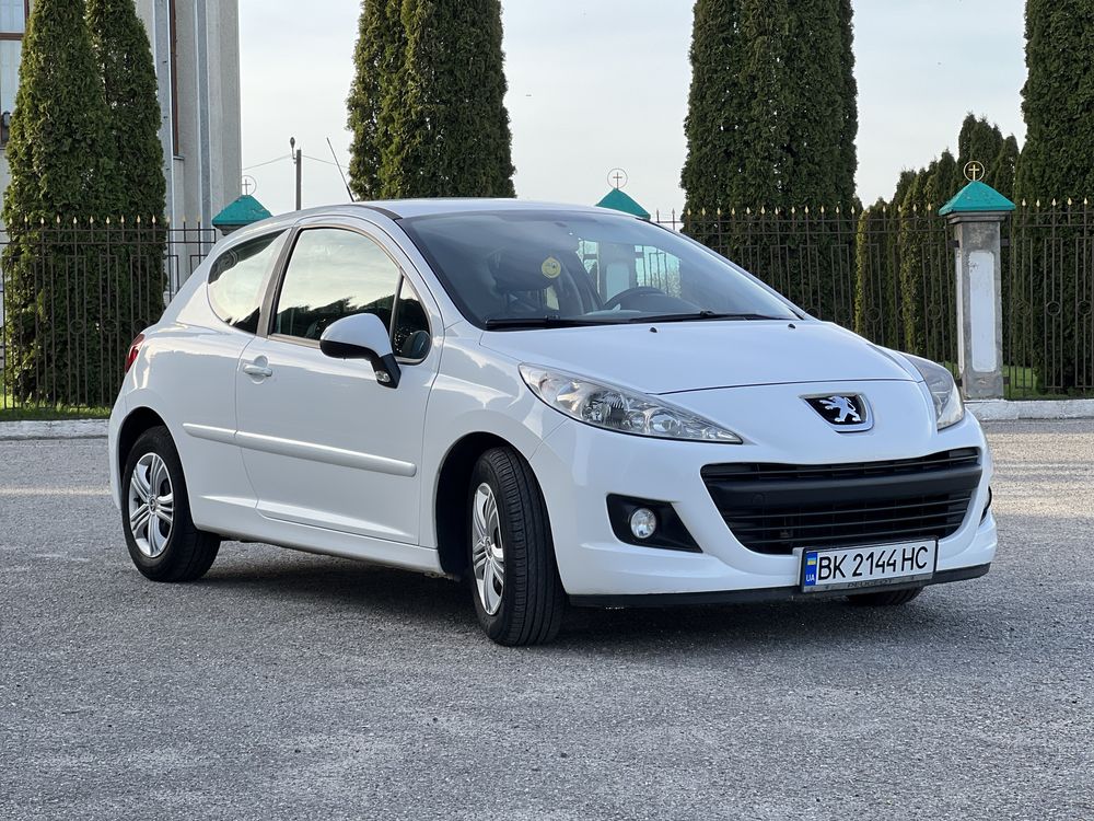 Peugeot 207 2011 рік