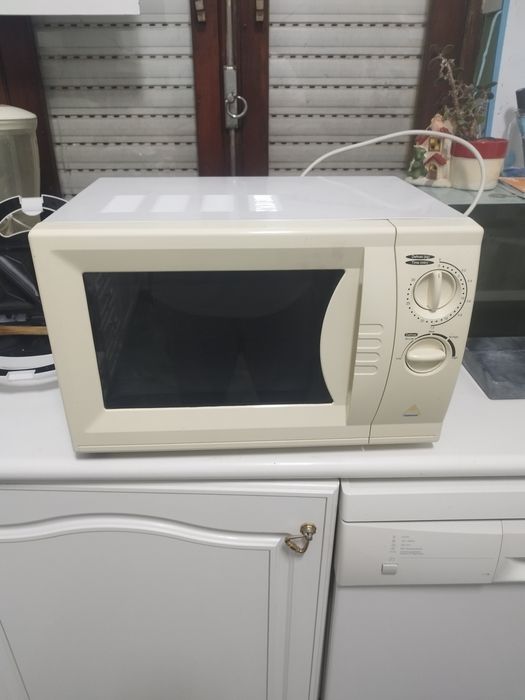 Micro-ondas branco