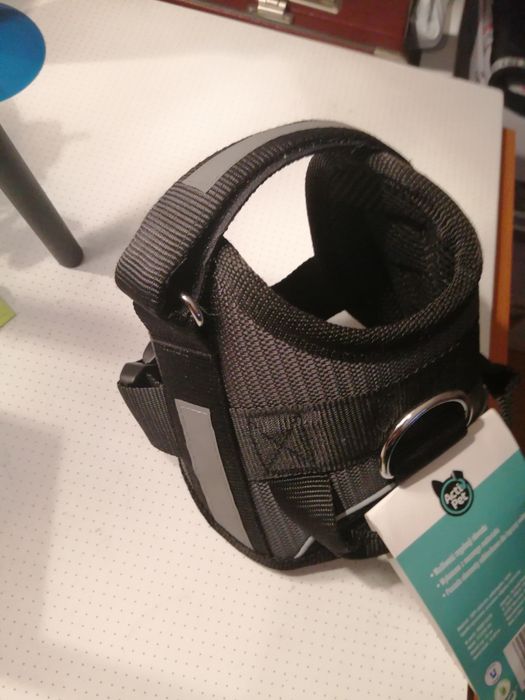 Szelki nowe dla psa.