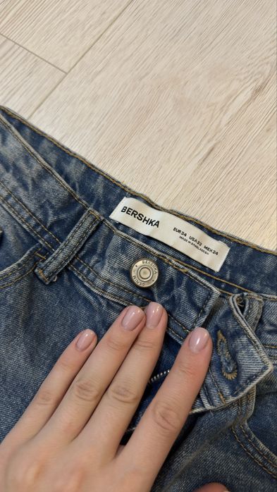 Джинси жіночі bershka