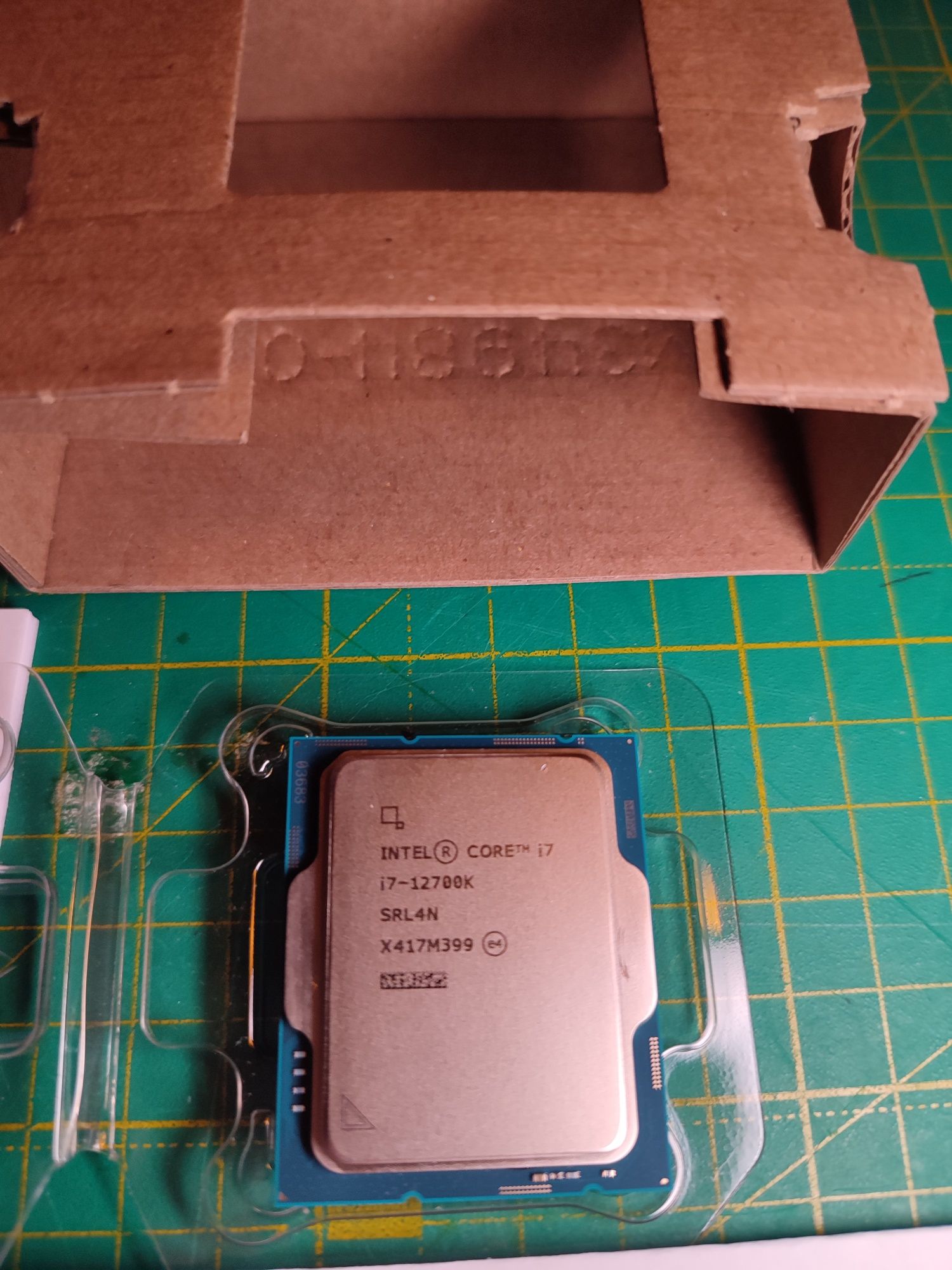 Процесор Intel Core i7-12700K BOX - Almost New