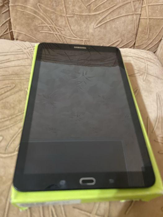 Планшет Samsung Galaxy Tab E 9.6 8GB 3G