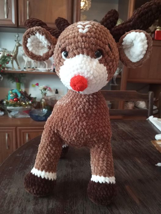 Renifer wykonany na szydełku