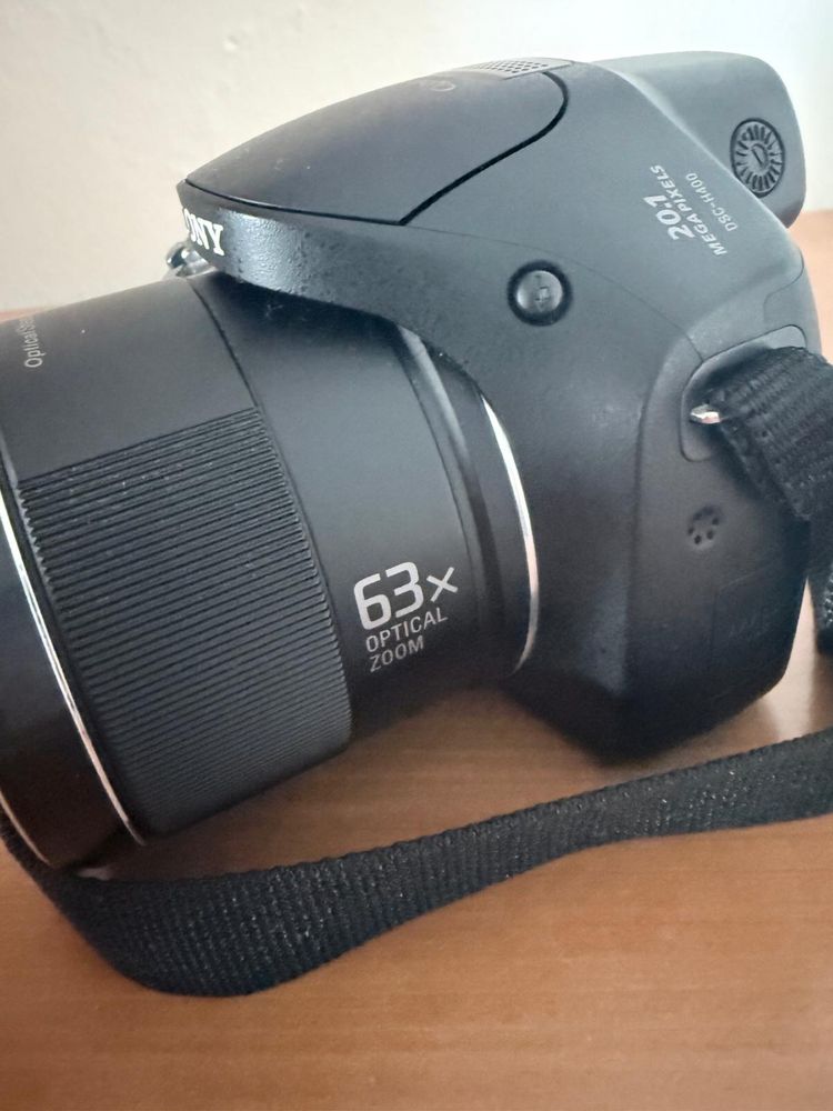 Camera Sony DSC-H400