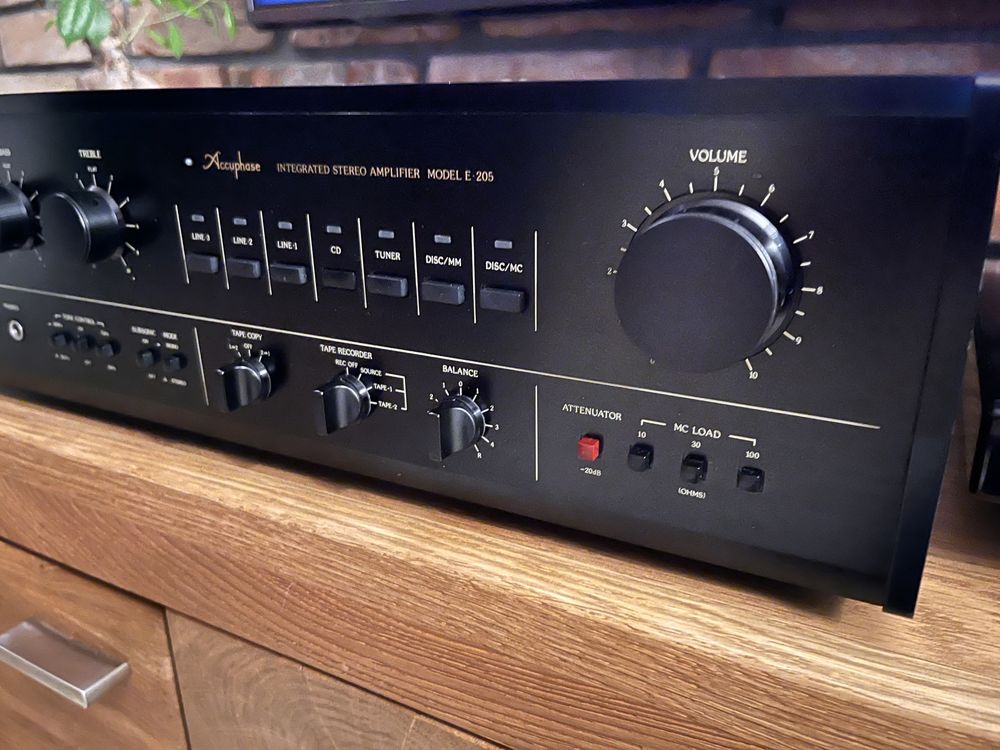 Accuphase e-205 czarny