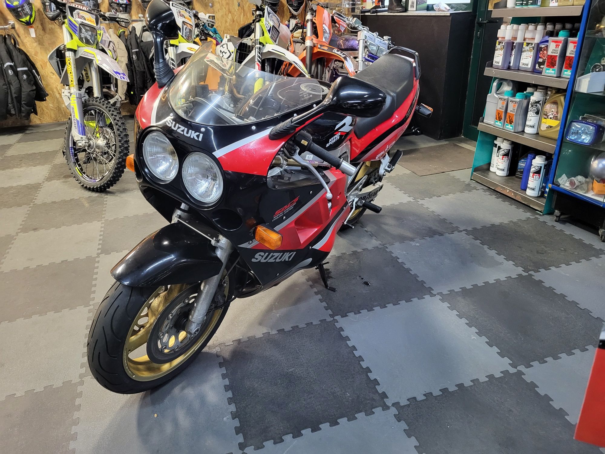 Suzuki gsxr 1100