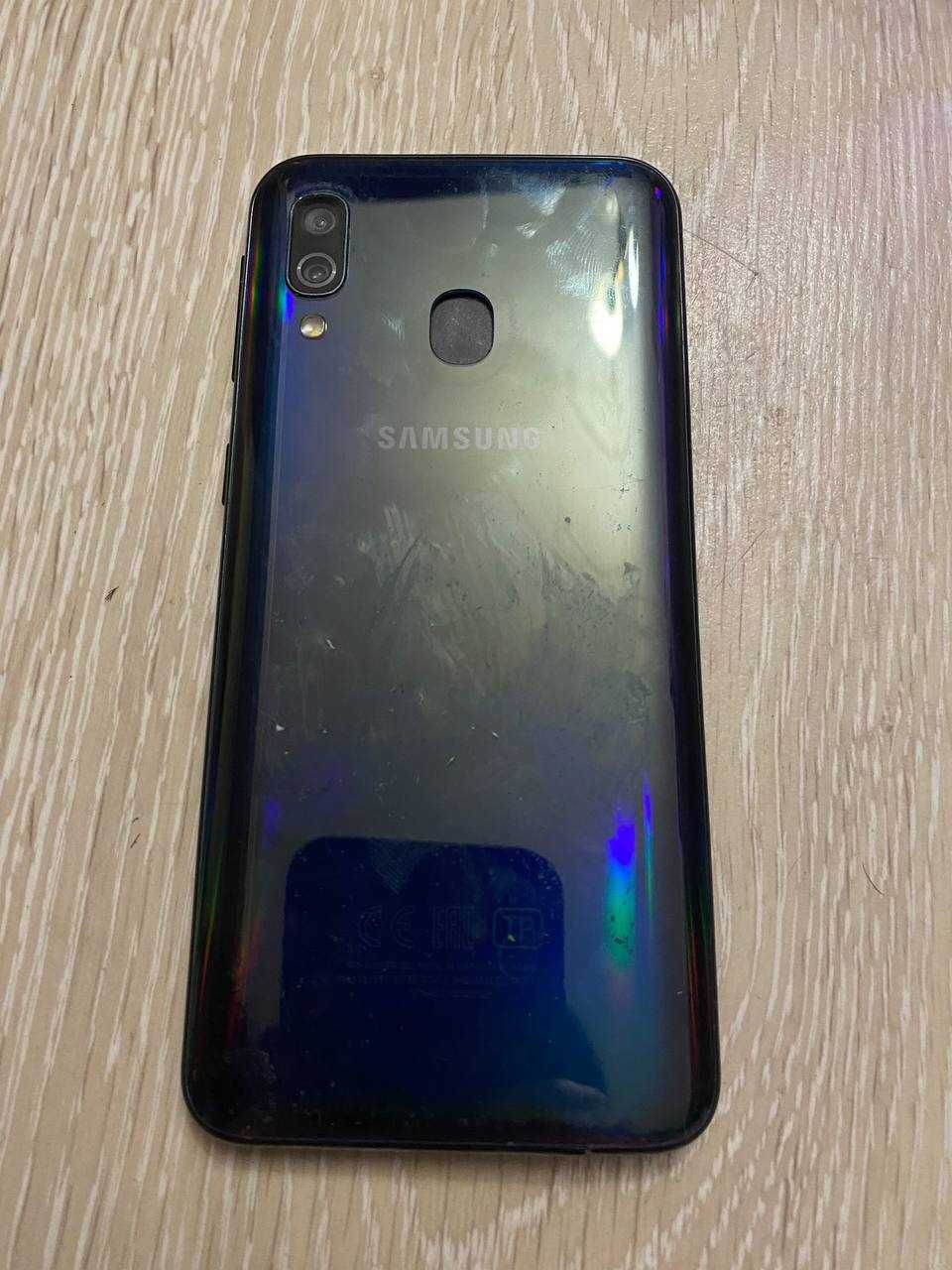 Телефон Samsung galaxy a40 sm-a405fn/ds 4/64gb