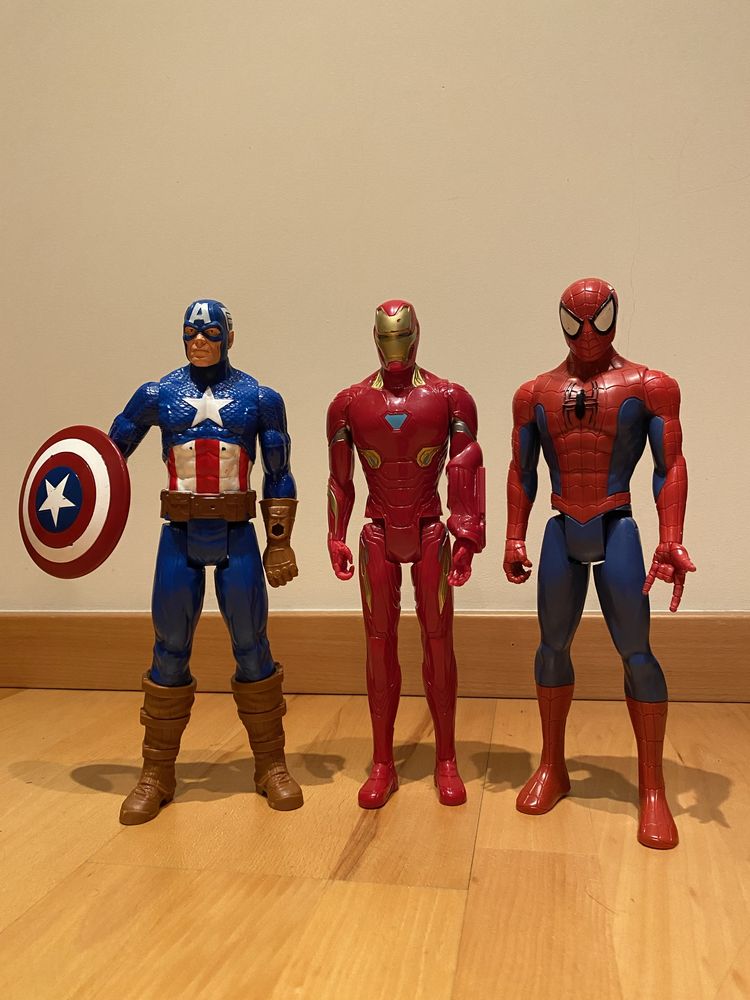 Conjunto de Figuras Marvel