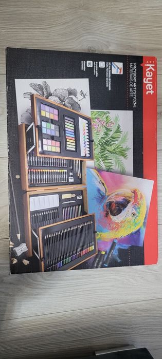 Zestaw artystyczny KAYET 180 el w drewnianej walizce